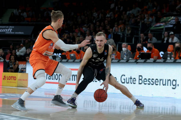 其坚韧不拔 其坚韧不拔