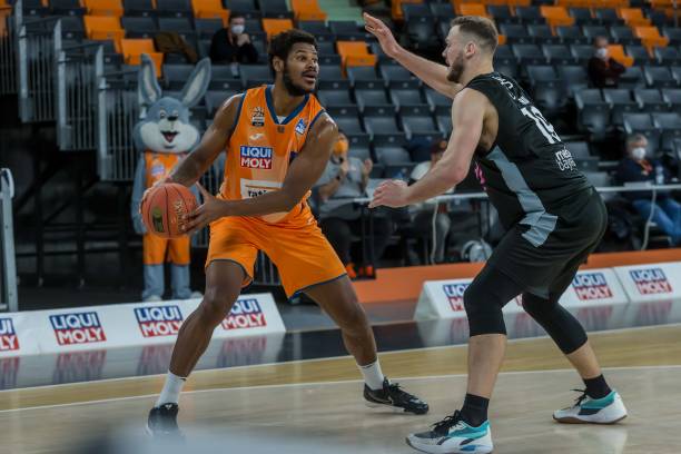 因此为他的 因此为他的