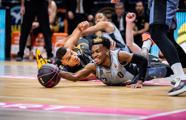 展示了个人 展示了个人